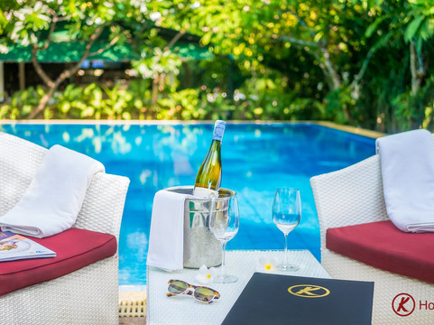 普吉岛洛卡尔酒店主图