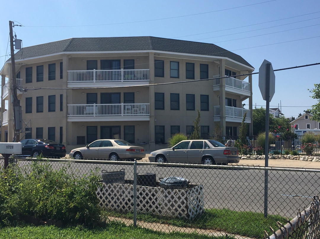 Ship Bottom Motor Lodge