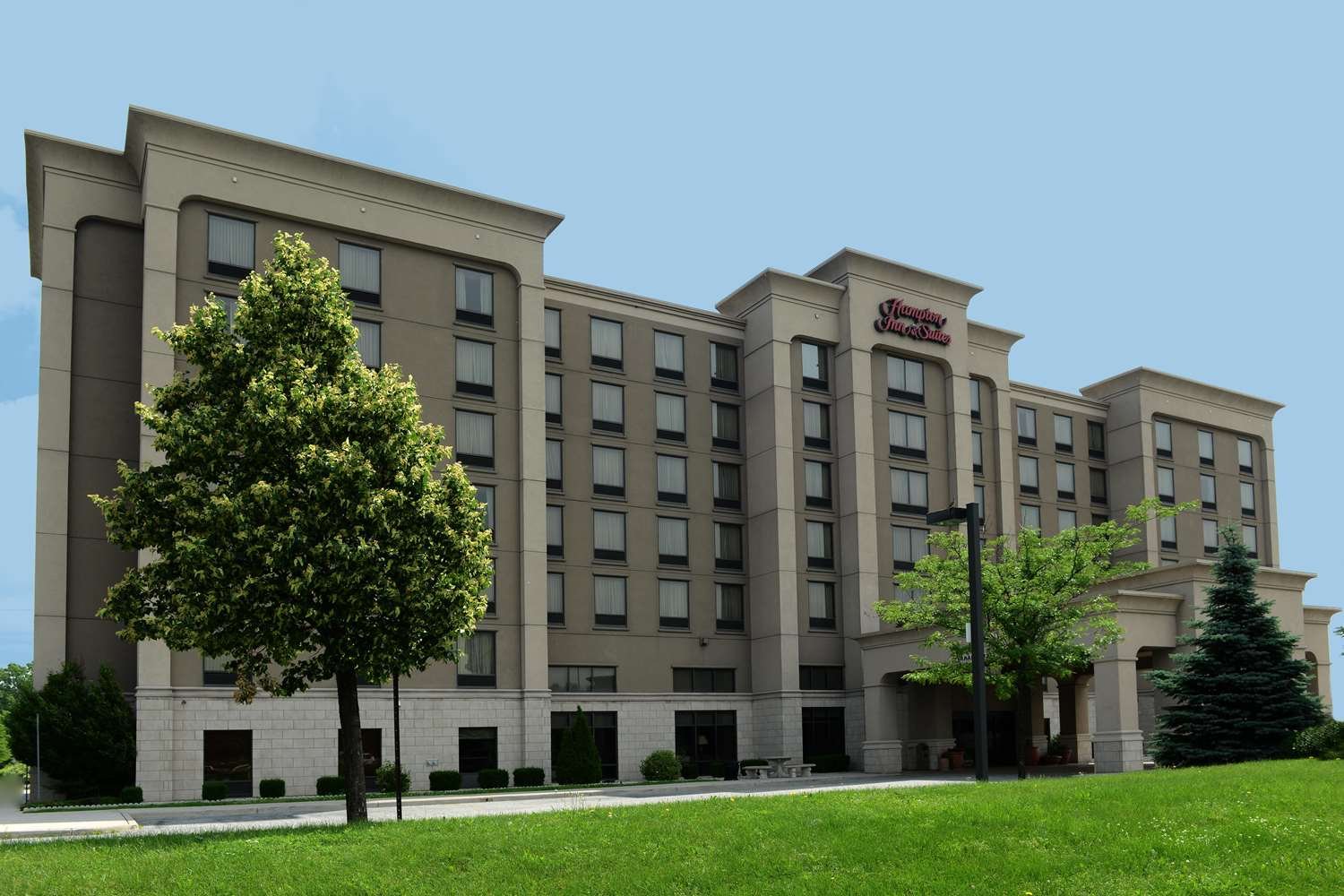 Hampton Inn and Suites by Hilton Windsor-官方