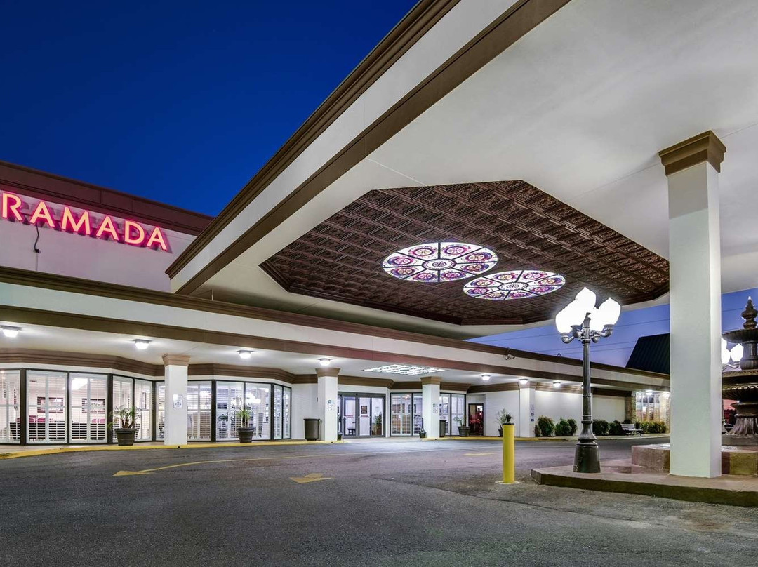 梅塔里新奥尔良机场华美达酒店主图