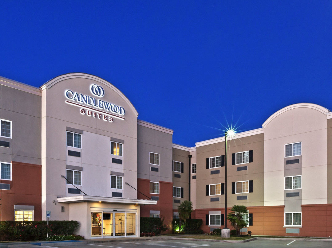 皮尔兰烛木套房酒店主图