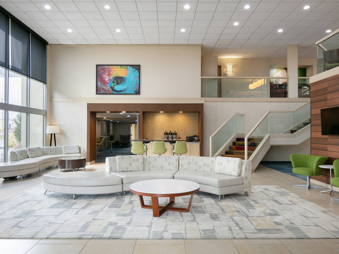 Chester Inn & Suites主图