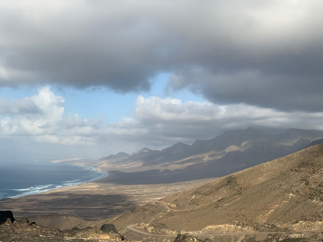 Punto De Vista Sobre Puerto De Montaña景点图片