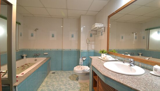 春蓬花园酒店主图