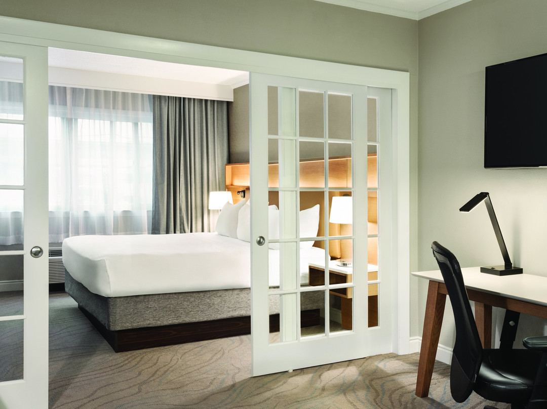 Radisson Hotel Providence Airport主图