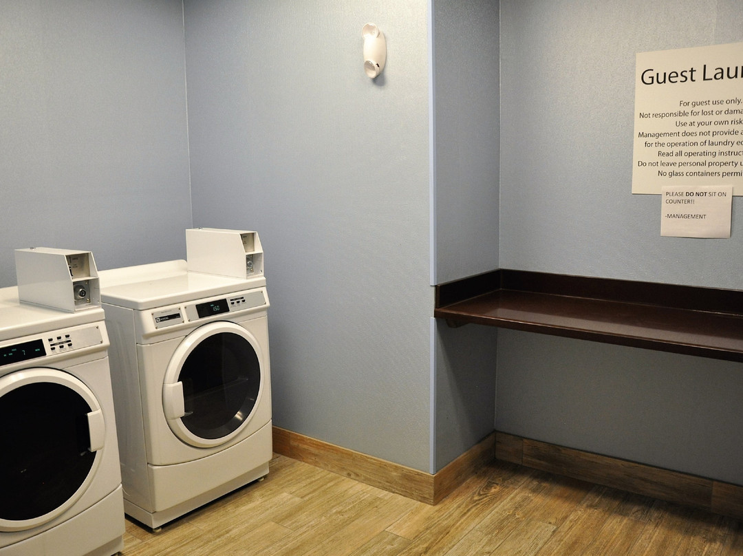 Holiday Inn Express & Suites Perry-national Fairground Area By IHG主图