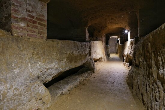 Catacomba di Santa Mustiola e Catacacomba di Santa Caterina景点图片