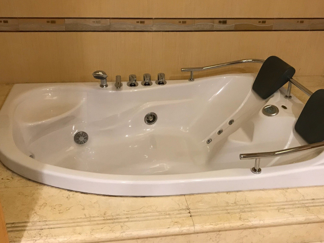 凯伦国际温泉俱乐部主图