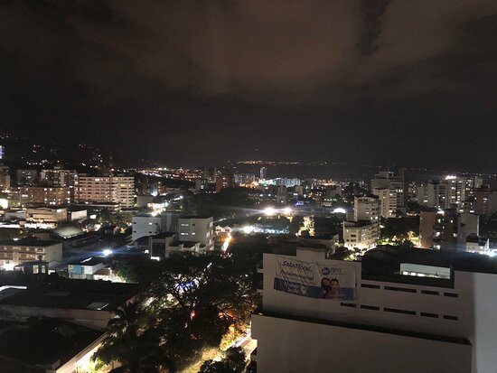 布卡拉曼加丹恩卡尔顿酒店主图