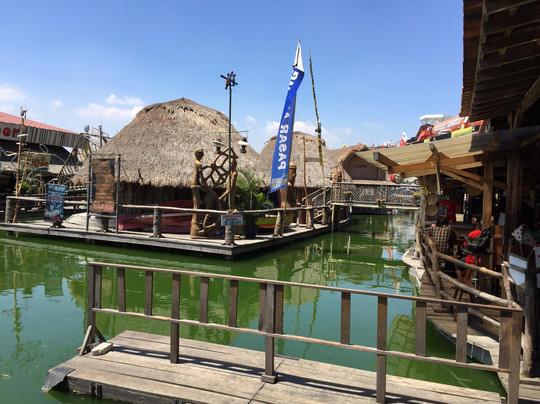 Batu Floating Market