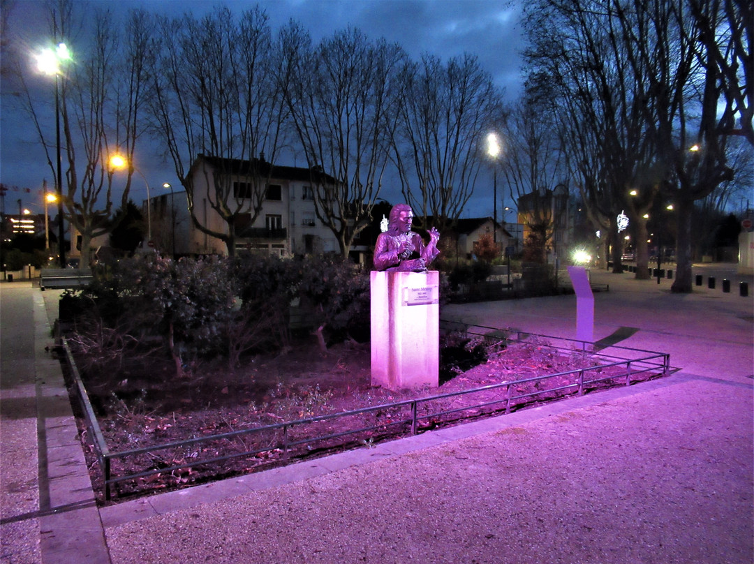 Statue de Saint Mesrop