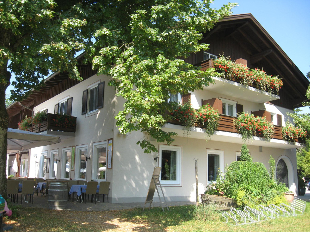 基姆湖畔普林酒店住宿-Zum Fischer am See