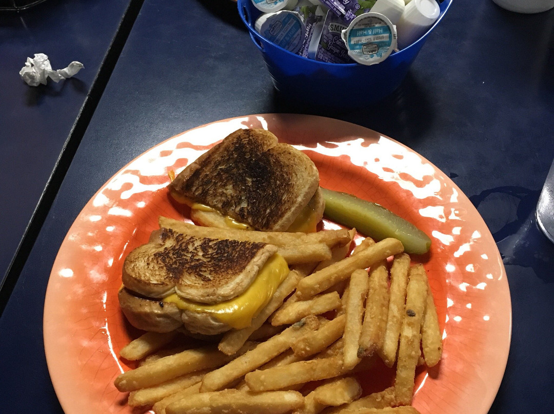 Hancock旅游景点-SUGARS LOUNGE