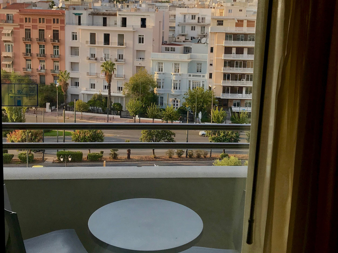 雅典希尔顿酒店主图