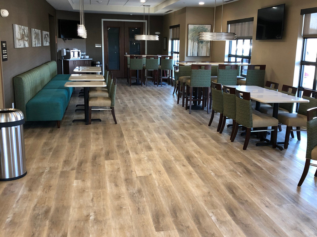 Comfort Inn & Suites主图