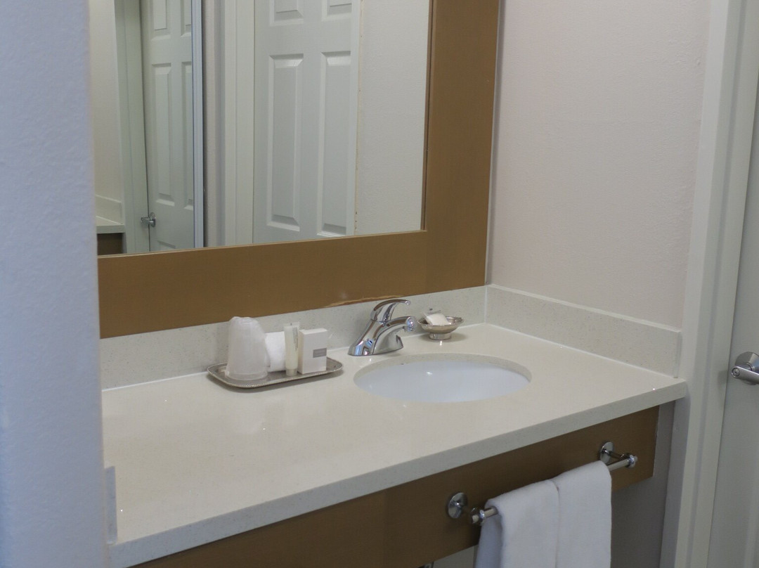 蒂布龙小屋酒店主图