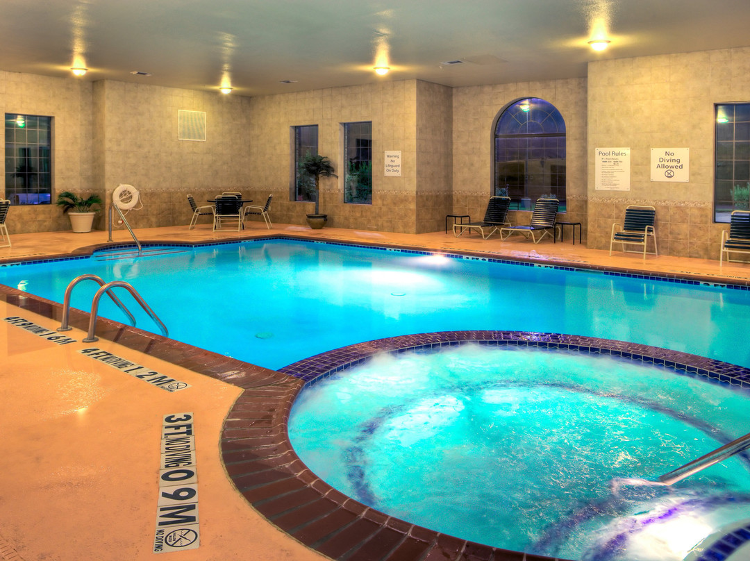 Holiday Inn Express & Suites Granbury By IHG主图