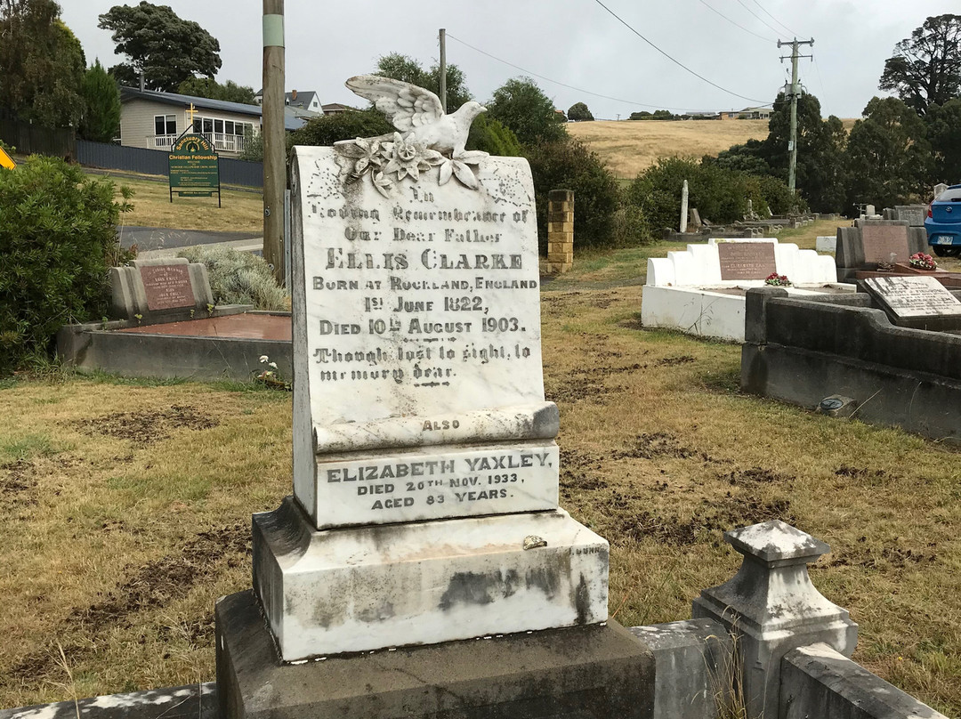 Penguin General Cemetery-企鹅岛必去景点