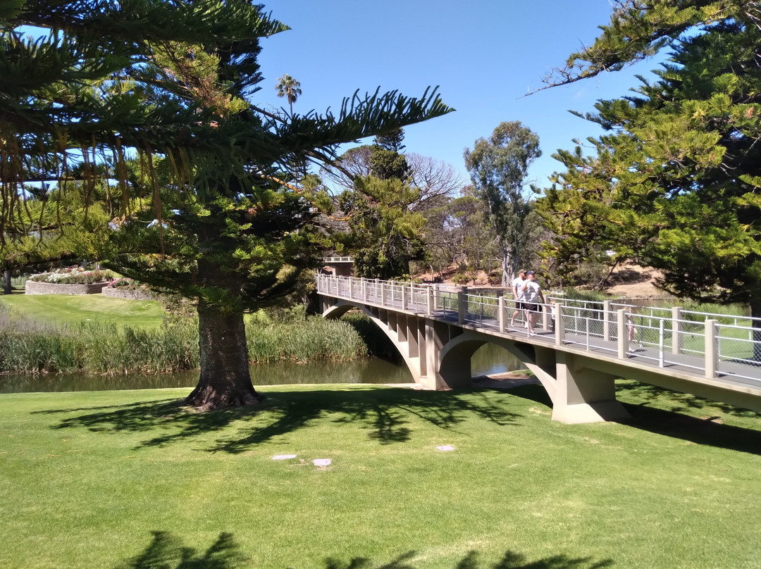 Soldiers Memorial Gardens景点图片