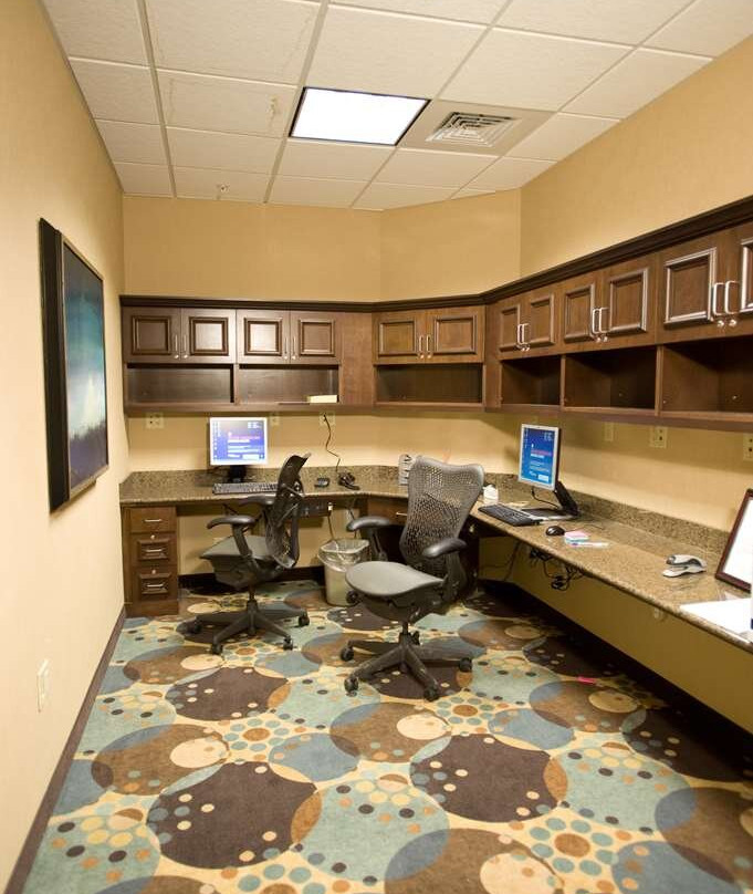 东奥马哈/康瑟尔布拉夫斯希尔顿花园酒店主图