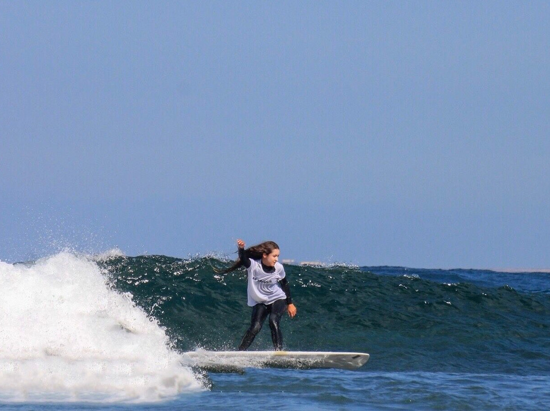 Dream Wave Surf School-科拉雷侯必去景点