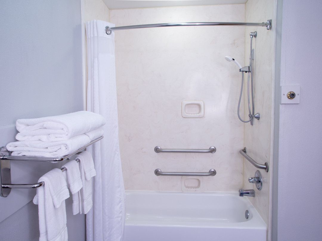 Holiday Inn Express & Suites Oxford By IHG主图