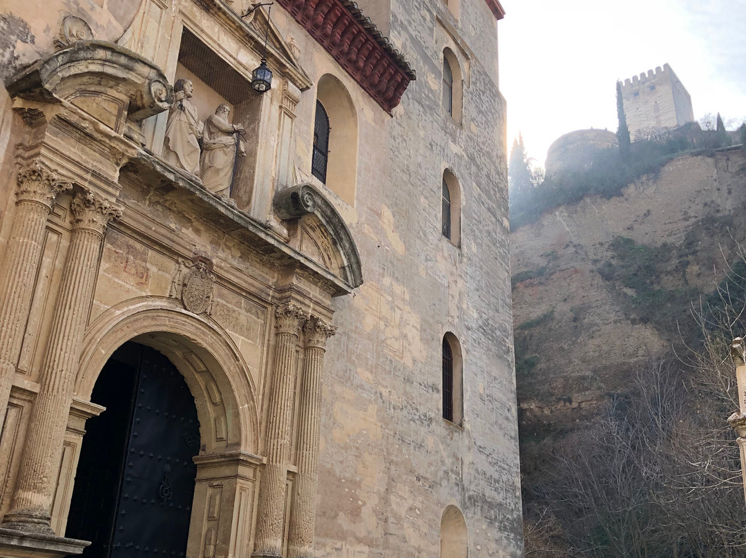 Iglesia de San Pedro y Pablo-格拉纳达必去景点