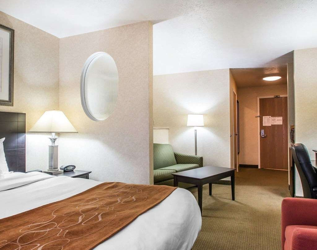 Comfort Suites Merrillville Near US 30主图
