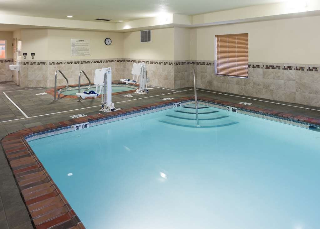 Hampton Inn & Suites Davenport主图