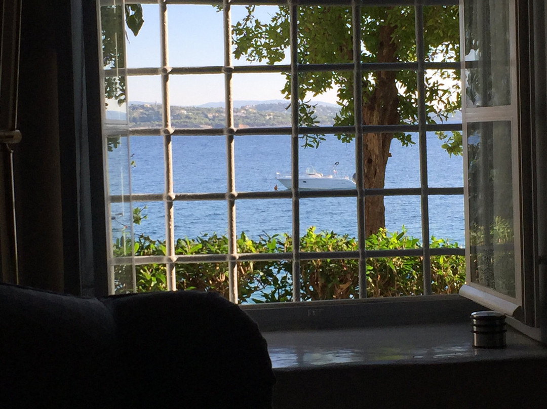 伊科诺姆公寓酒店主图