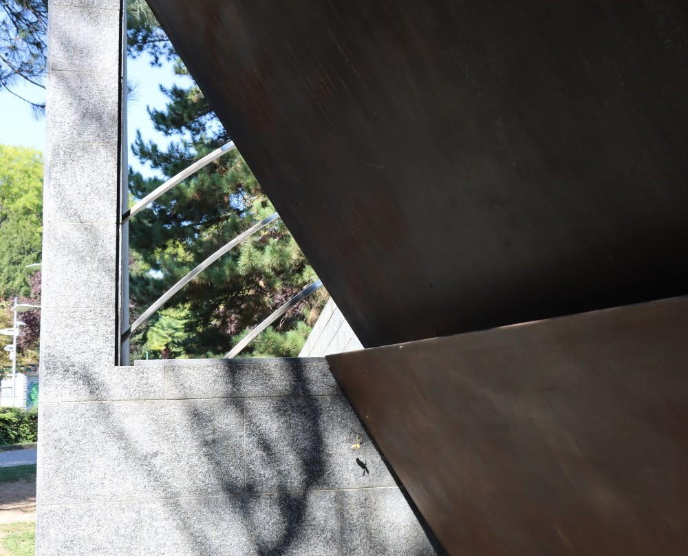 Monumento alla Resistenza Europea-科莫必去景点