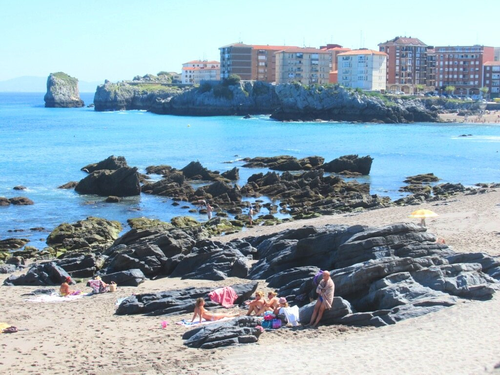 Playa Ostende-Castro Urdiales必去景点