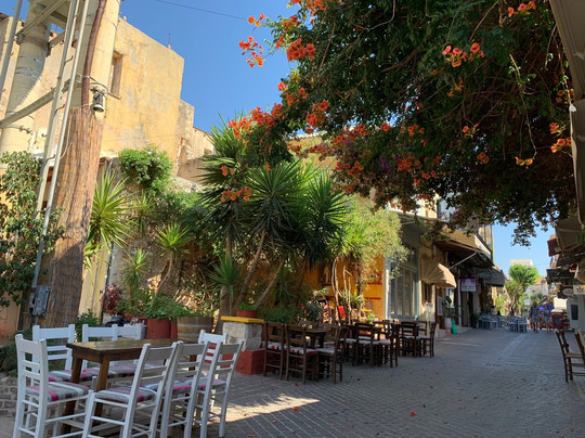 Mamouth Bar-干尼亚必去景点