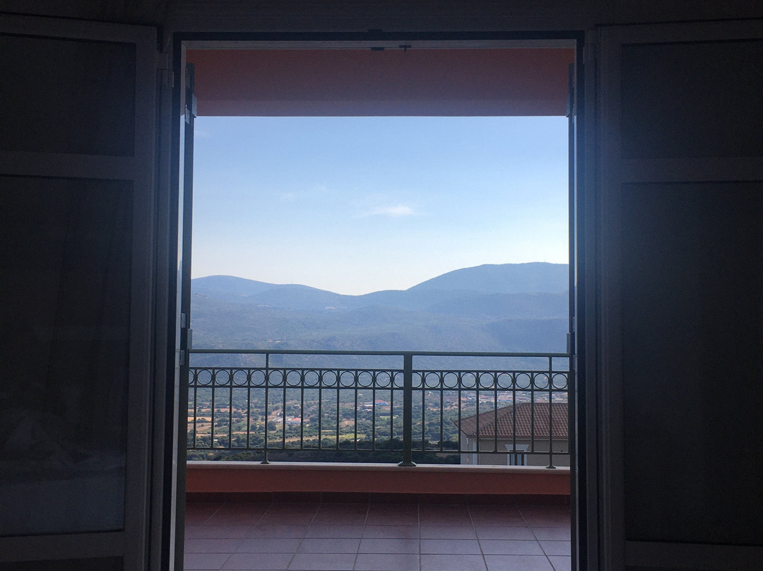 Lagoon View Apartments主图