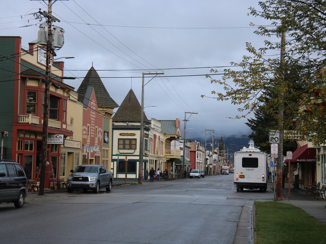 State Street and Broadway Street-史凯威必去景点