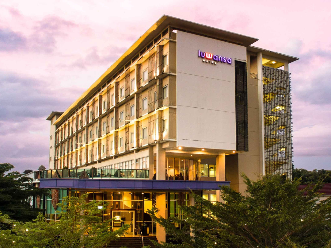 鲁湾萨酒店主图