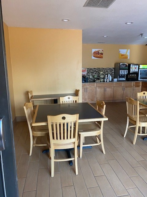 Quality Inn Tully I 81主图