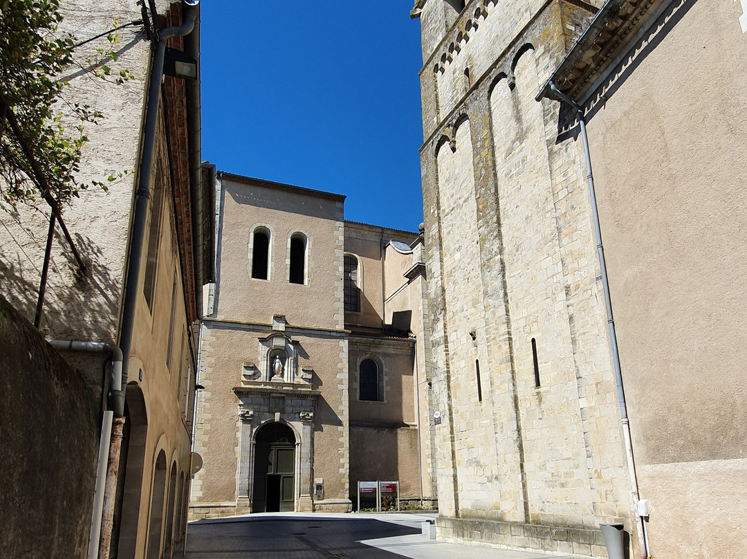 Église St-Benoît-卡斯特尔必去景点