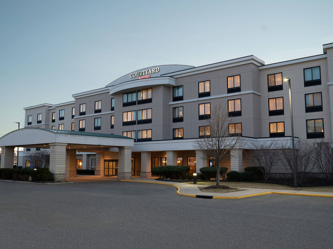Courtyard by Marriott Republic Airport Long Island/Farmingdale主图