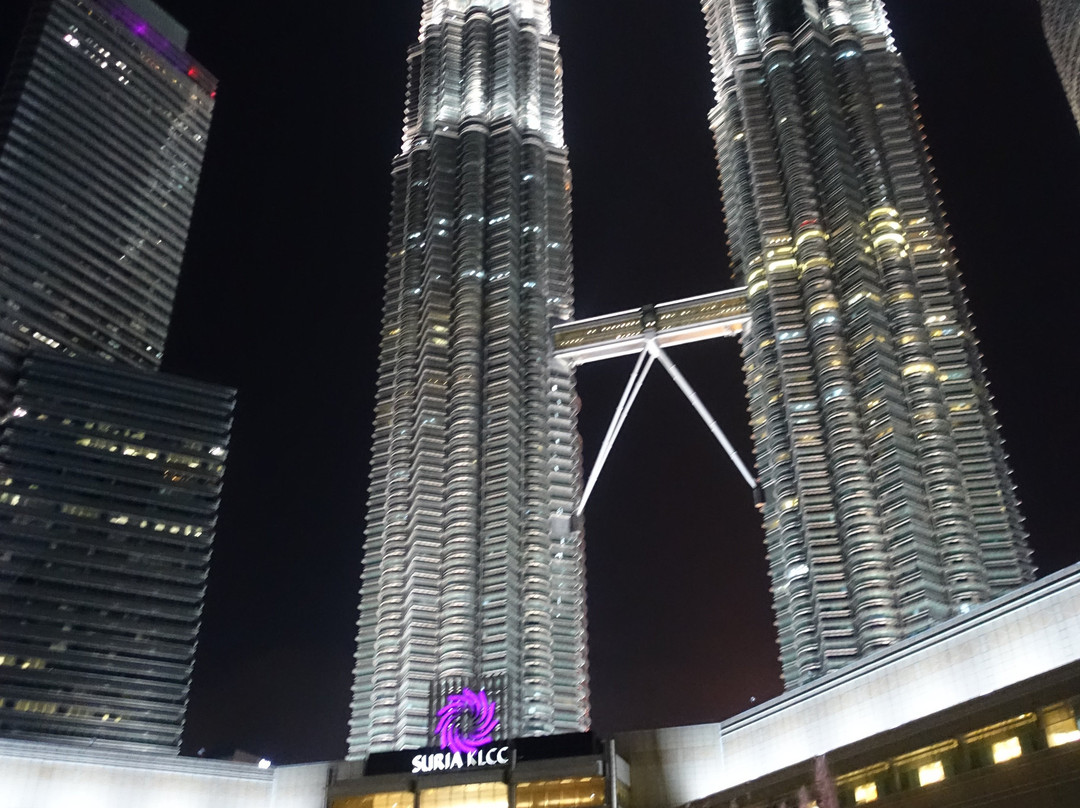 幻彩湖喷泉秀-吉隆坡必去景点