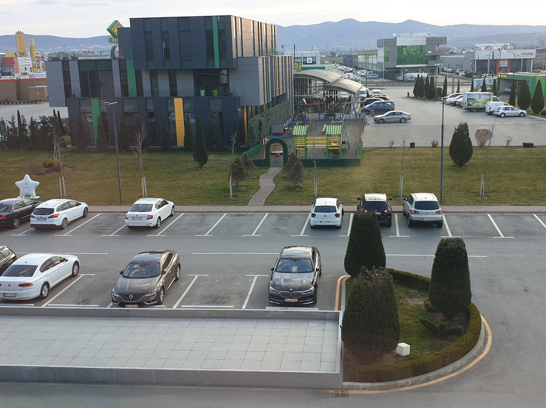 Emerald Hotel主图