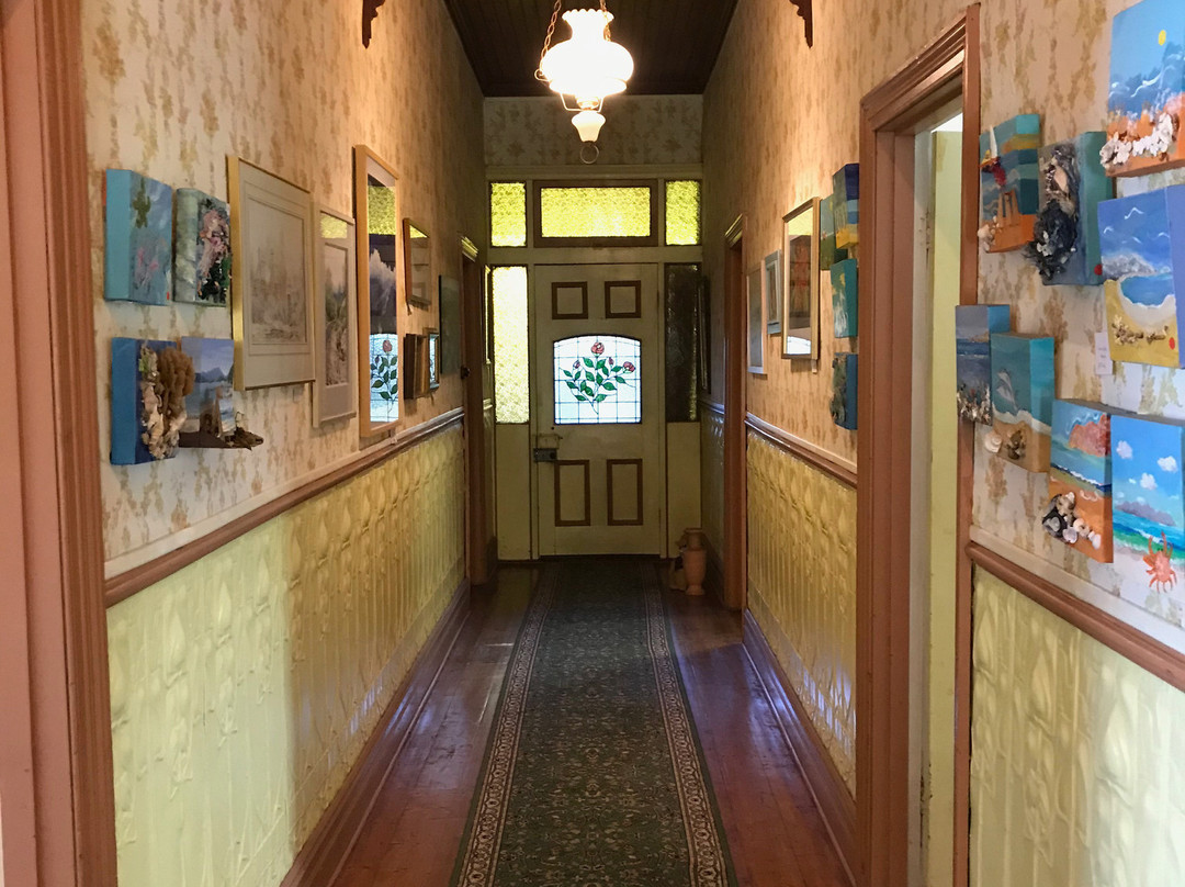 Stefani Hilltop Gallery-Fish Creek必去景点