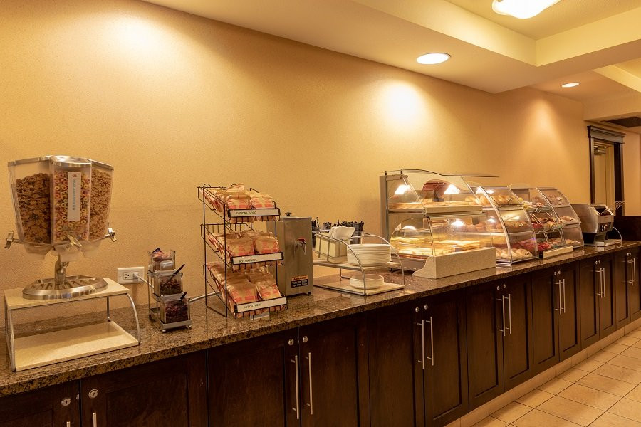 基洛纳酒店和会议中心主图