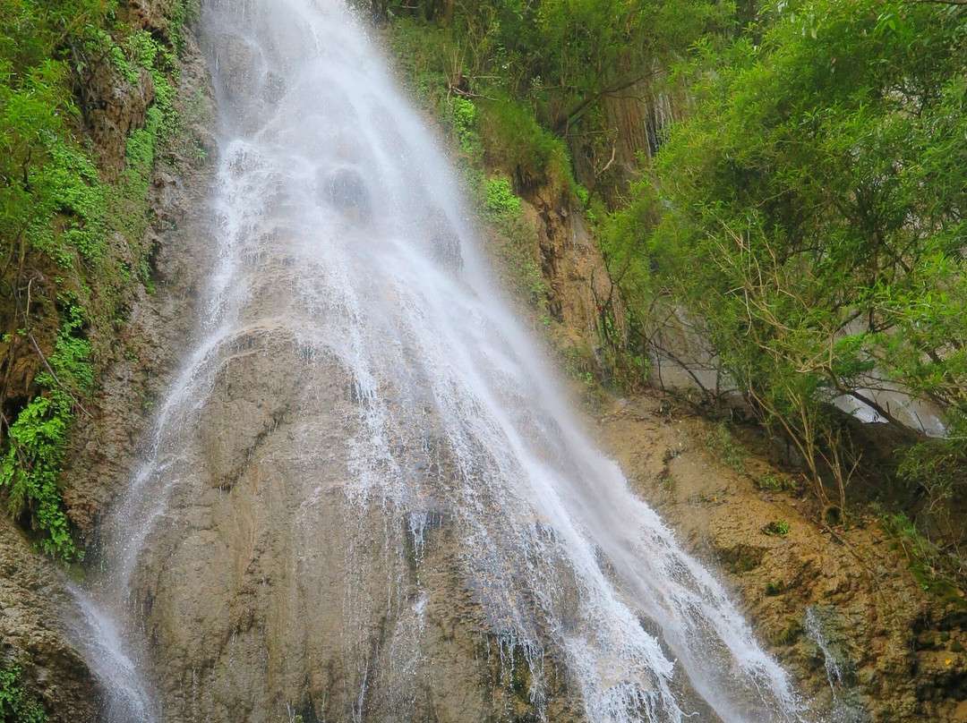 Thi Lo Su  Waterfall-蕴朋县必去景点