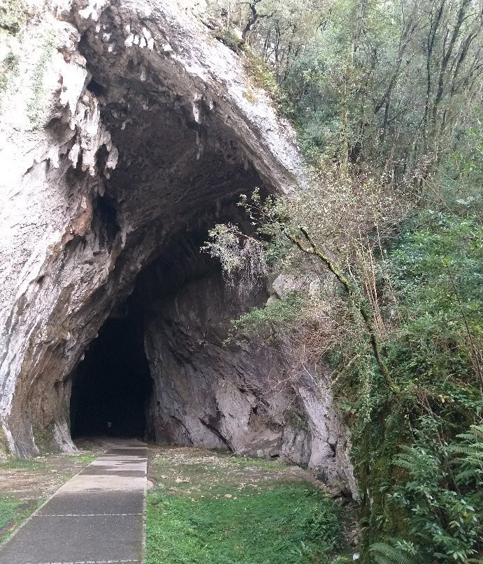 Cueva Cullalvera-Ramales de la Victoria必去景点