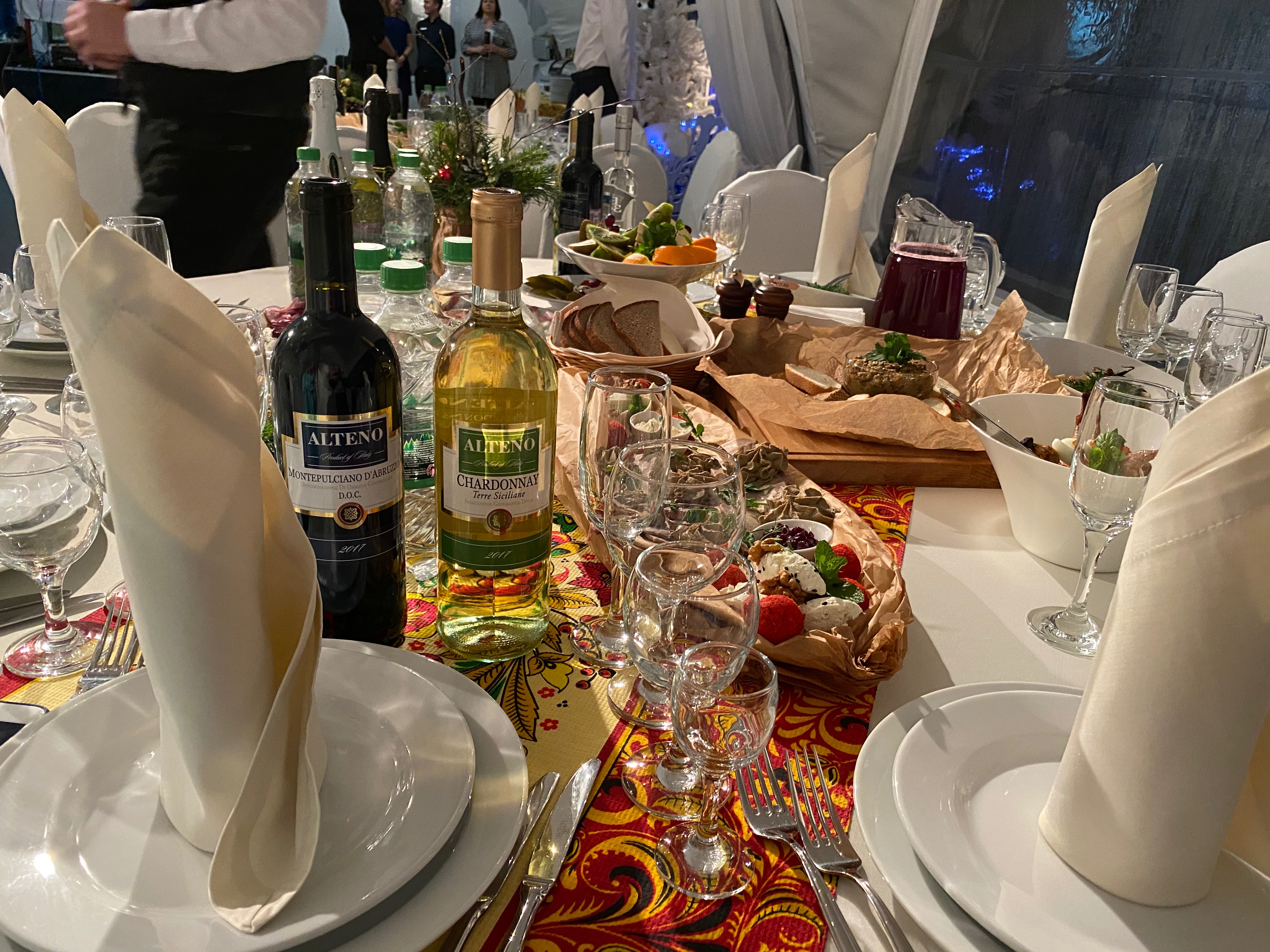 Novy Bereg Hotel Yacht Club-餐饮