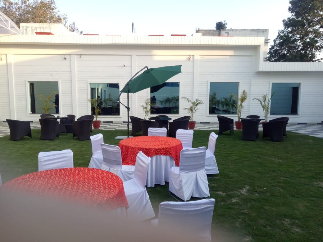 The English Garden主图