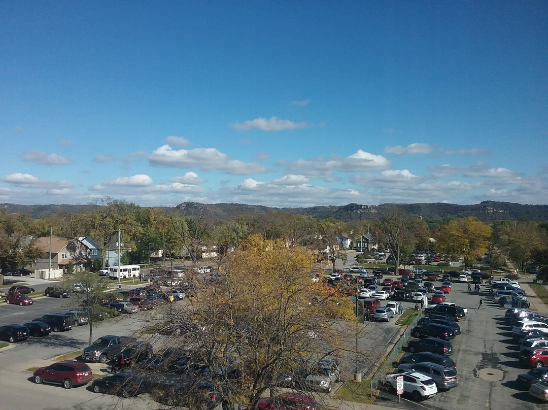 Gundersen Hotel & Suites主图