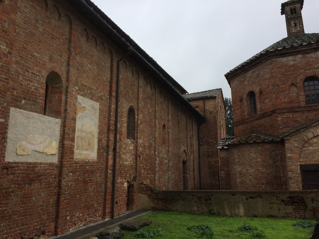 Basilica di Santa Maria Maggiore-Lomello必去景点