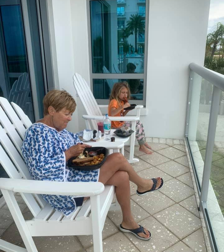 Treasure Island Beach Resort主图